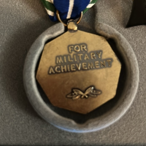 Vintage USA military achievement, metal with other military items - Picture 2 of 4